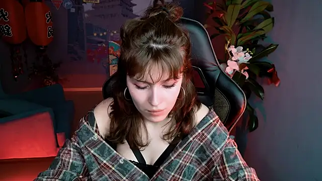 Snapshot of LolaDominara chatting on 7, 5, 2026 LolaDominara online show from 7, 5, 2026