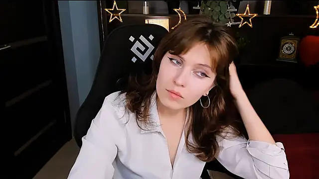 Snapshot of LolaDominara chatting on 5, 6, 2026 LolaDominara online show from 5, 6, 2026