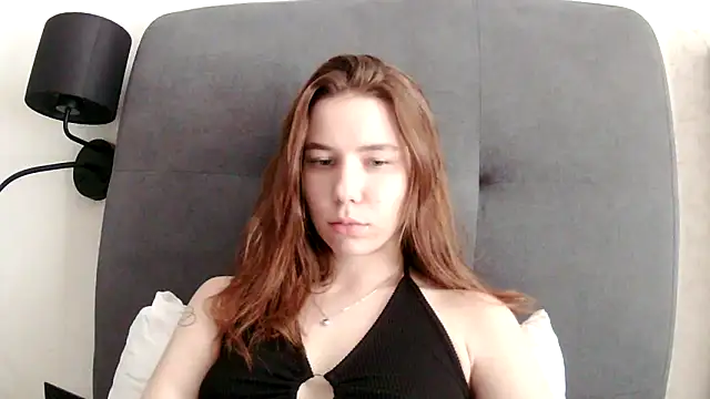 Snapshot of PollyStix chatting on 4, 5, 2026 PollyStix online show from 4, 5, 2026