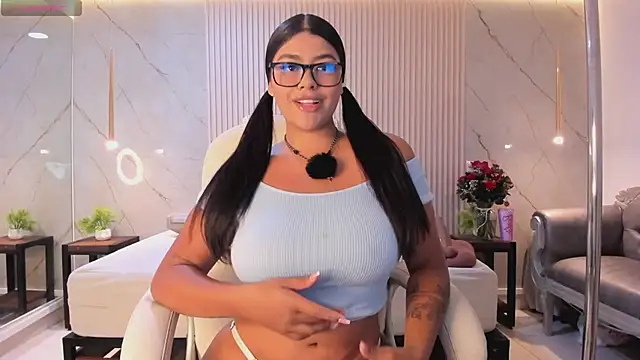 luna taylorss online show from 28, 5, 2026