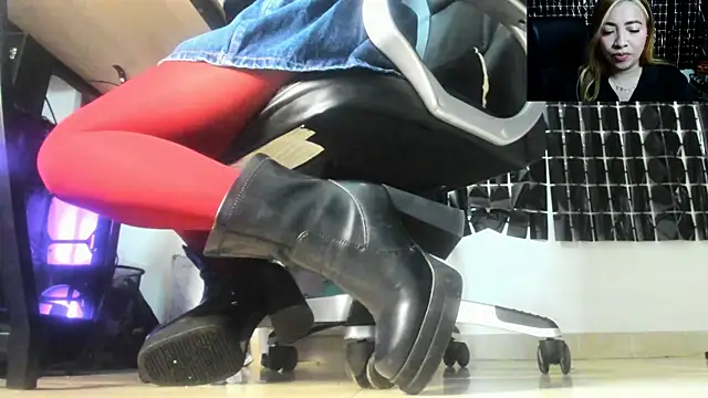 MissAlmaFenix online show from 6, 6, 2026