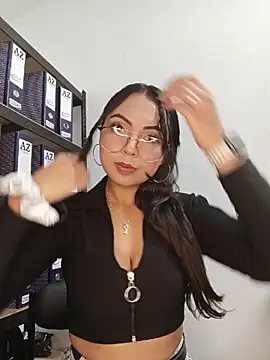 JENNIFER  03 online show from 9, 6, 2026