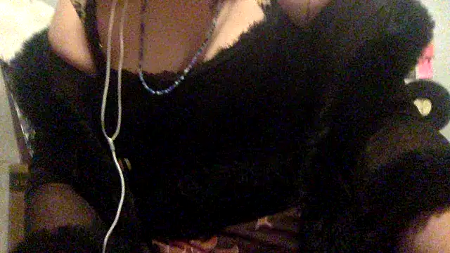 moniqueisalovergirl online show from 4, 5, 2026