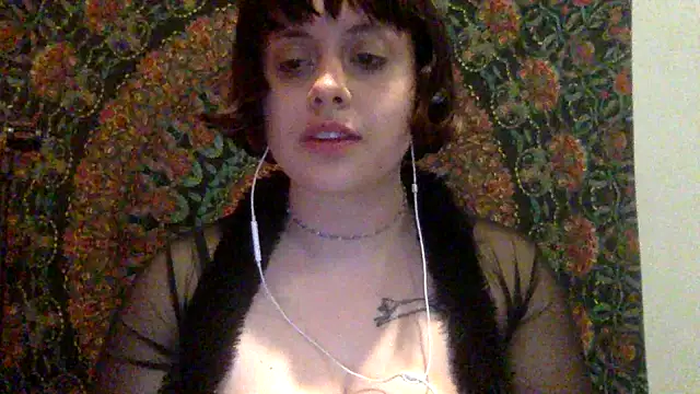 moniqueisalovergirl online show from 5, 5, 2026