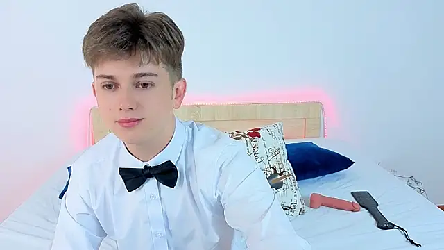 Miless Cooper online show from 13, 6, 2026