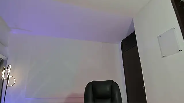 AmaraLewis online show from 8, 5, 2026