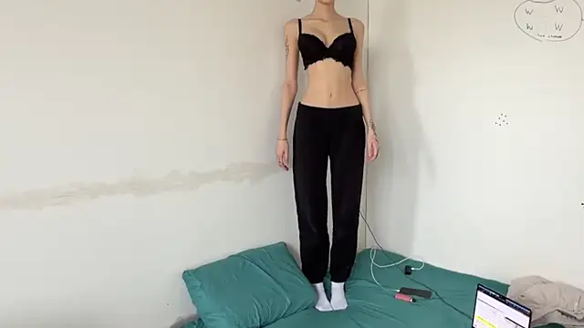 Somelia Mak online show from 3, 5, 2026