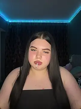Snapshot of ElyBabyX chatting on 4, 7, 2026 ElyBabyX online show from 4, 7, 2026