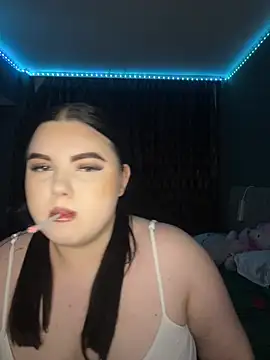 Snapshot of ElyBabyX chatting on 9, 6, 2026 ElyBabyX online show from 9, 6, 2026