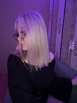 Velvet Doll  online show from 17, 6, 2026