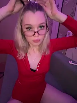 Velvet Doll  online show from 28, 5, 2026