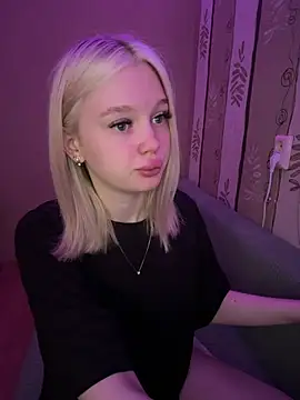 Velvet Doll  online show from 4, 6, 2026