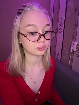 Velvet Doll  online show from 1, 6, 2026