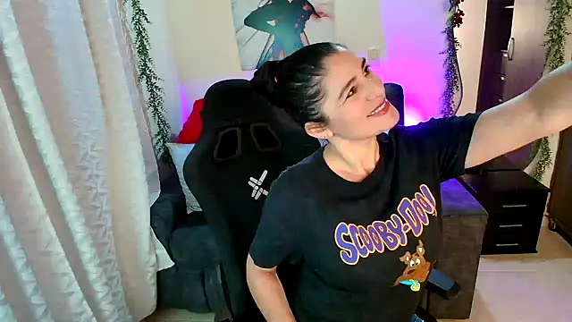Snapshot of LUCYMILF_SEXY chatting on 25, 7, 2026 LUCYMILF SEXY online show from 25, 7, 2026