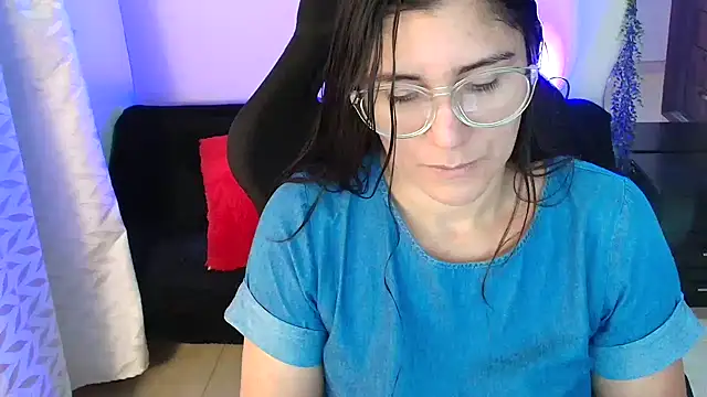 Snapshot of LUCYMILF_SEXY chatting on 23, 5, 2026 LUCYMILF SEXY online show from 23, 5, 2026