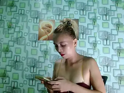 Snapshot of Sweet_Crystal69 chatting on 7, 6, 2026 Sweet Crystal69 online show from 7, 6, 2026