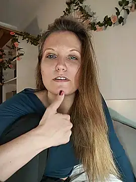 Candy Cougar online show from 3, 6, 2026