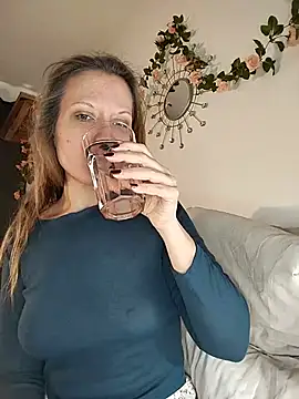 Candy Cougar online show from 4, 6, 2026