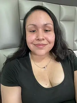 KeniaLuna online show from 28, 7, 2026