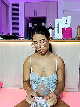 Raven stonee01 online show from 8, 5, 2026