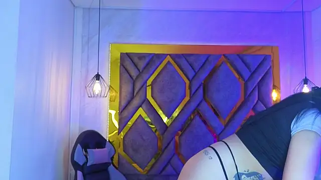 Ey Im simone  online show from 5, 6, 2026