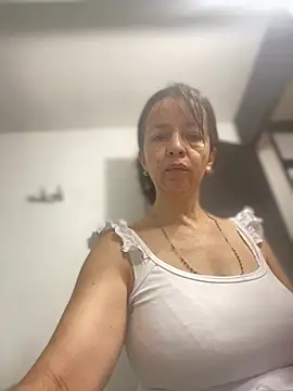 Soy Camila8 online show from 16, 5, 2026