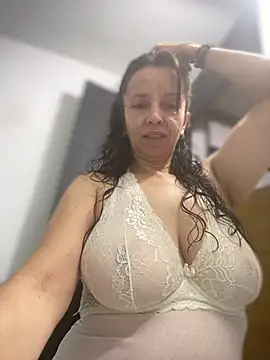 Soy Camila8 online show from 3, 6, 2026