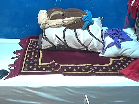 hotchilimom online show from 5, 10, 2025