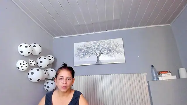 Snapshot of rosse_m1 chatting on 1, 8, 2026 rosse m1 online show from 1, 8, 2026