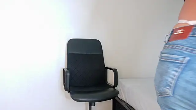 LexaDominant   online show from 2, 6, 2026