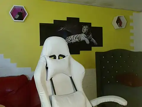 naomis 36 online show from 14, 5, 2026