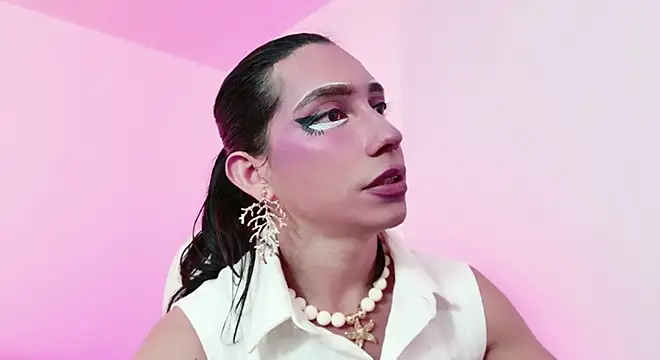 Alexadomina22 online show from 4, 5, 2026