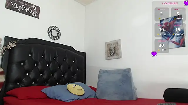 Santiago And Mick online show from 7, 7, 2026