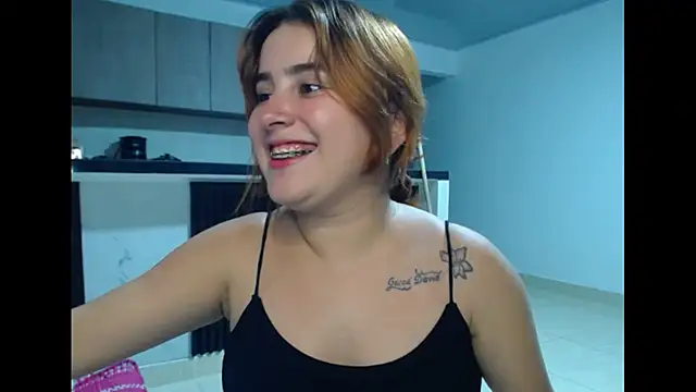 Snapshot of sweet_bella_29 chatting on 31, 5, 2026 sweet bella 29 online show from 31, 5, 2026
