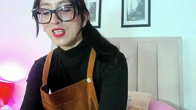 Snapshot of ZarayFeet chatting on 24, 5, 2026 ZarayFeet online show from 24, 5, 2026