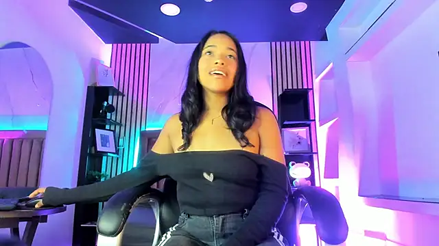 BrianaRuiiz  online show from 19, 6, 2026