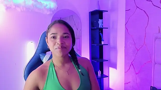 BrianaRuiiz  online show from 8, 6, 2026