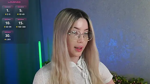 LindaThackerr online show from 30, 6, 2026