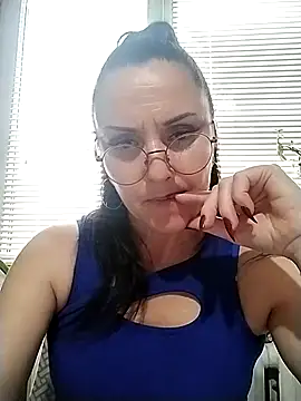 MillaMia45 online show from 10, 5, 2026