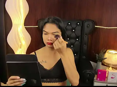 Naya Hilton online show from 18, 5, 2026