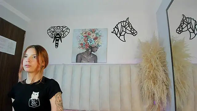 Kira Venom online show from 4, 6, 2026