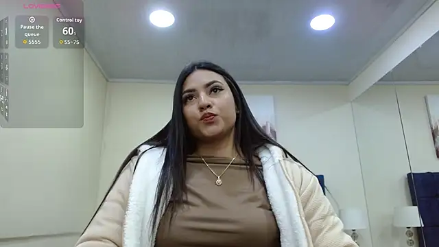 Snapshot of ValerieLyon_ chatting on 20, 6, 2026 ValerieLyon online show from 20, 6, 2026