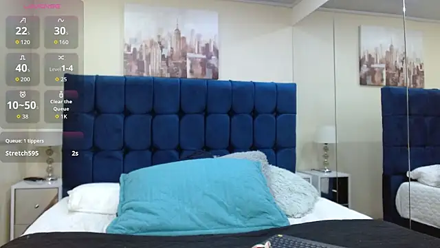 Snapshot of ValerieLyon_ chatting on 5, 6, 2026 ValerieLyon online show from 5, 6, 2026