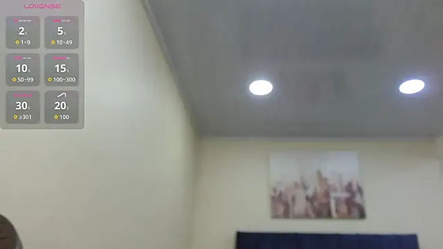 Snapshot of ValerieLyon_ chatting on 17, 6, 2026 ValerieLyon online show from 17, 6, 2026