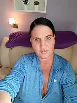 Velvet-Milf online show from 15, 5, 2026