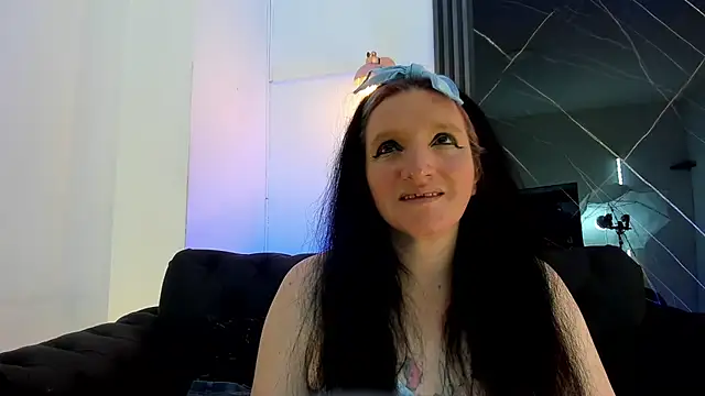 Snapshot of CloeMature chatting on 2, 8, 2026 CloeMature online show from 2, 8, 2026