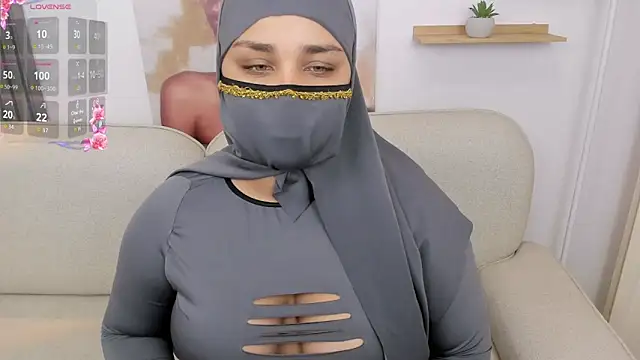 Snapshot of Salma_farouk chatting on 18, 6, 2026 Salma farouk online show from 18, 6, 2026