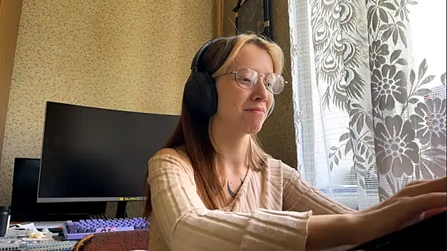 AliceGates online show from 7, 5, 2026