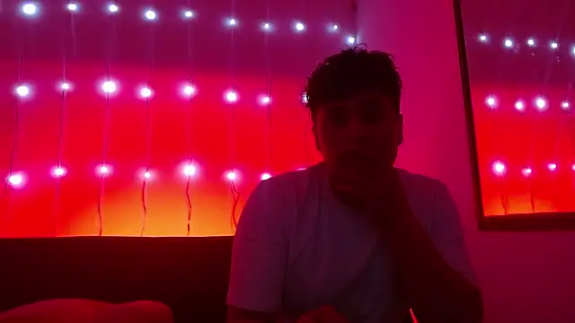 Wildseductor1 online show from 8, 5, 2026