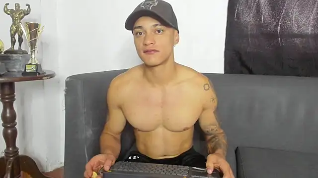 AlexRoyce  online show from 22, 5, 2026